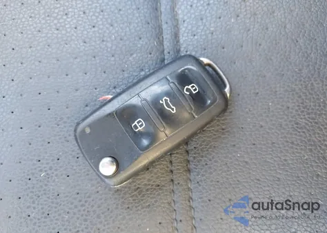 2014 Volkswagen Passat 1.8T Wolfsburg Edition из США, поврежденный, VIN 1VWAT7A33EC029847